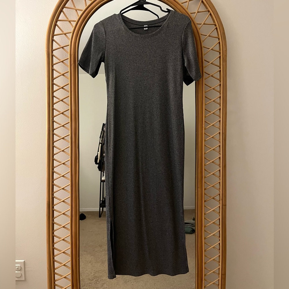 Uniqlo Short Sleeve Long Dress in Charcoal Gray
